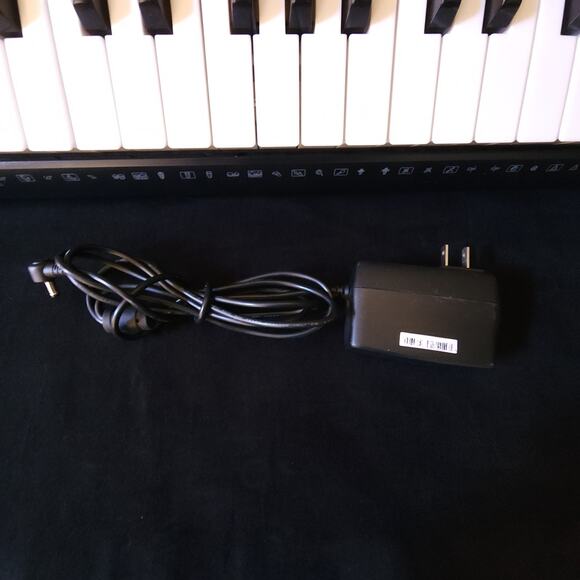 Casio Lk-160 Electric Piano Keyboard 61 key 400 Built-in Tones W/ Power Adapter - Picture 2 of 12